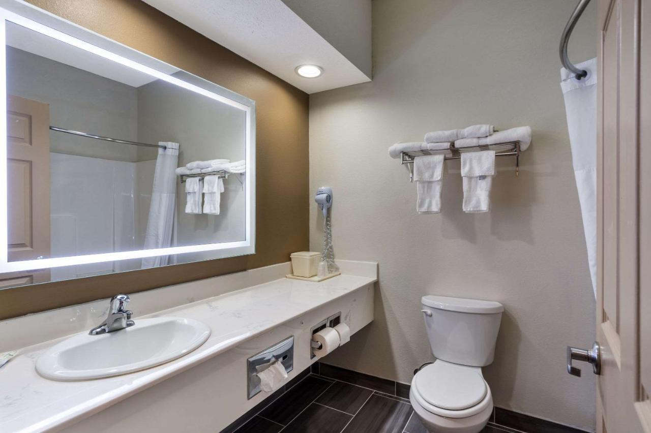 Quality Inn & Suites Pearl-Jackson Экстерьер фото