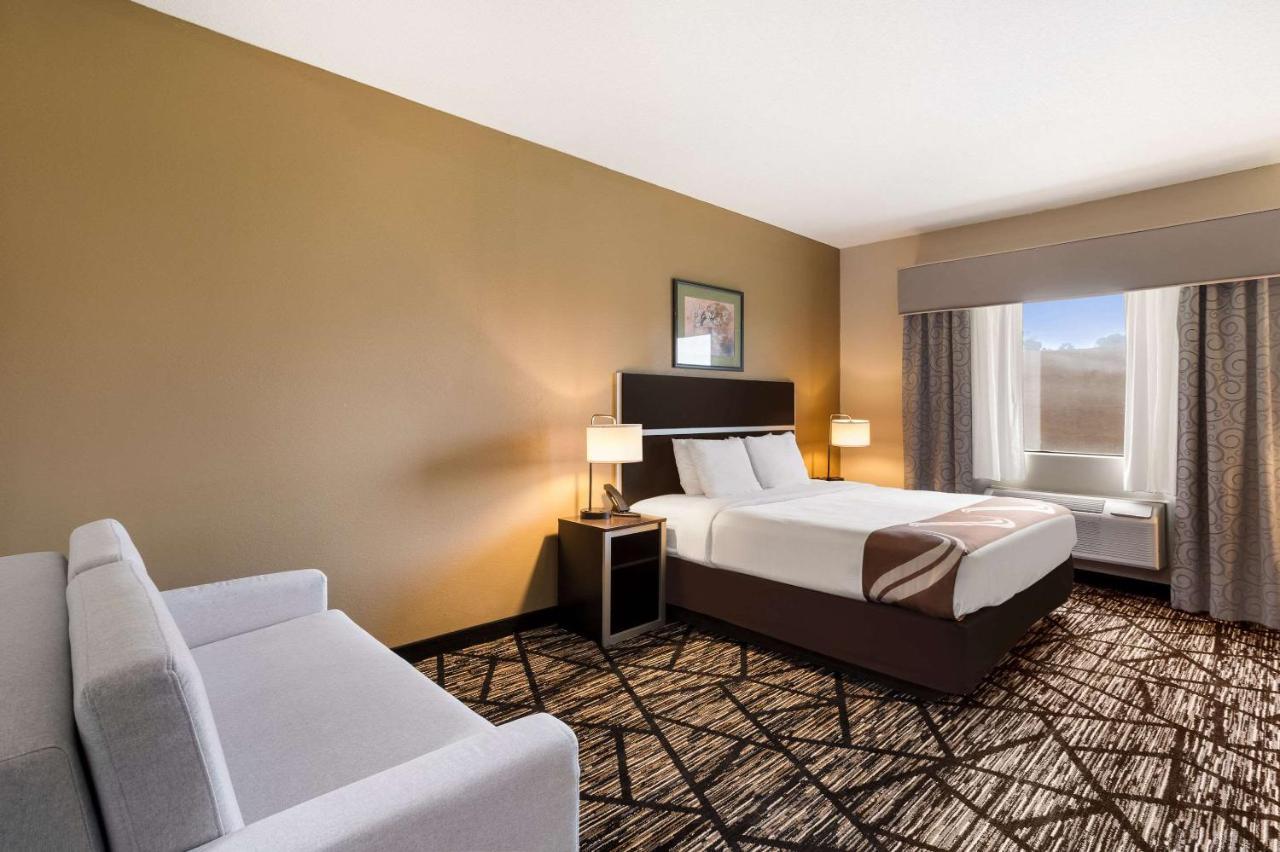 Quality Inn & Suites Pearl-Jackson Экстерьер фото