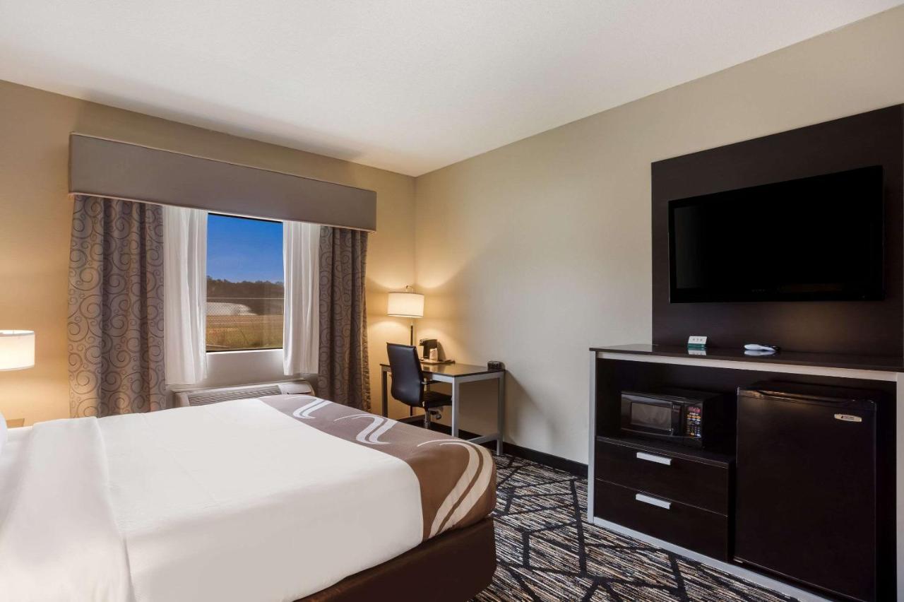 Quality Inn & Suites Pearl-Jackson Экстерьер фото