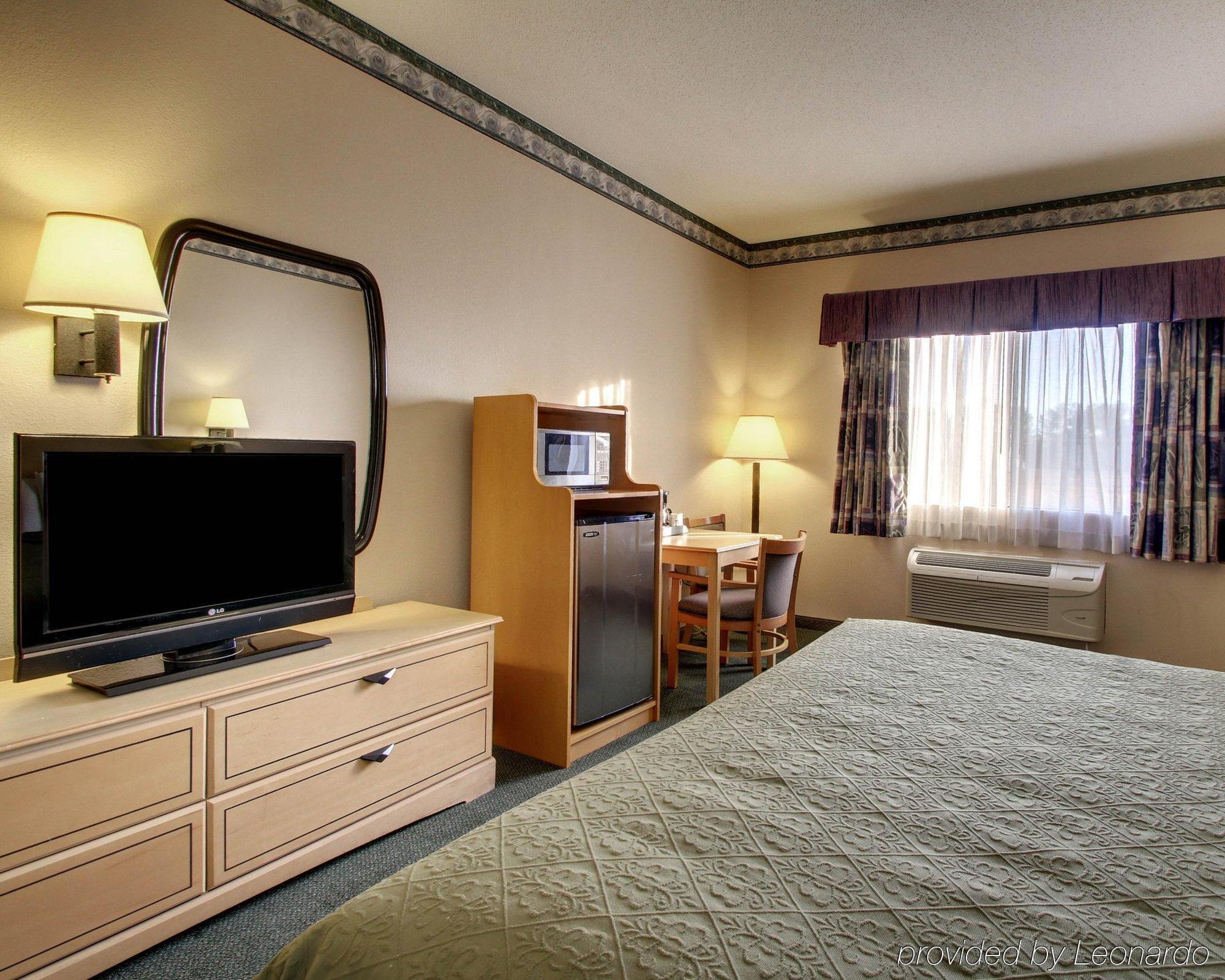 Quality Inn & Suites Pearl-Jackson Экстерьер фото