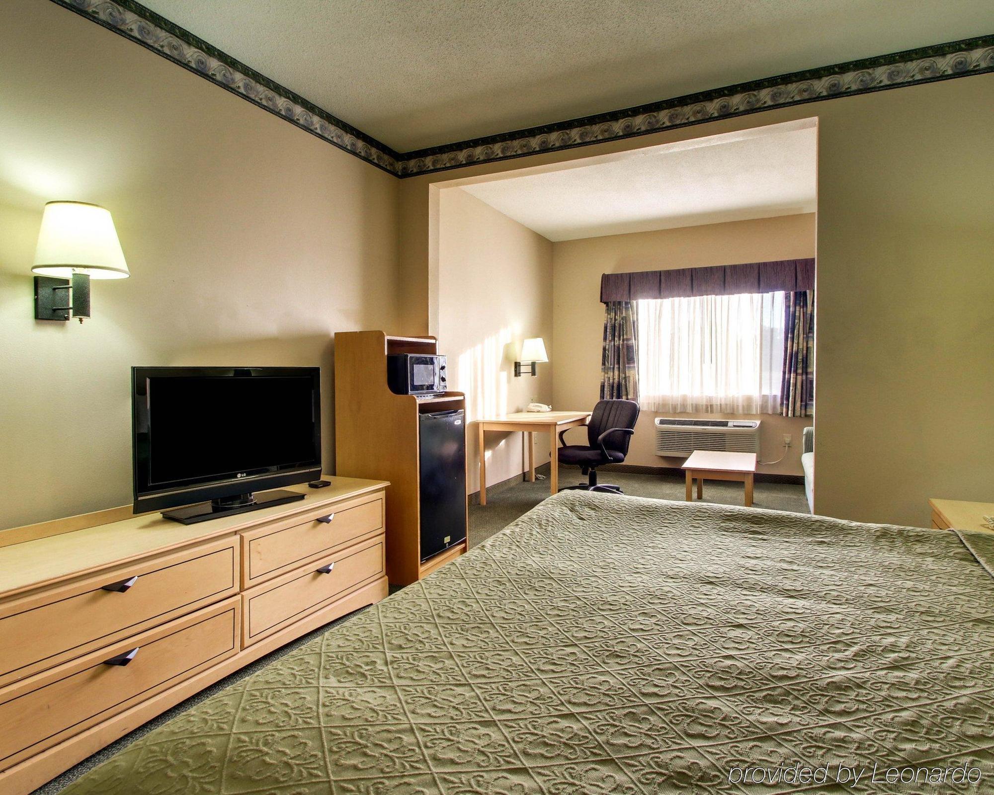 Quality Inn & Suites Pearl-Jackson Экстерьер фото