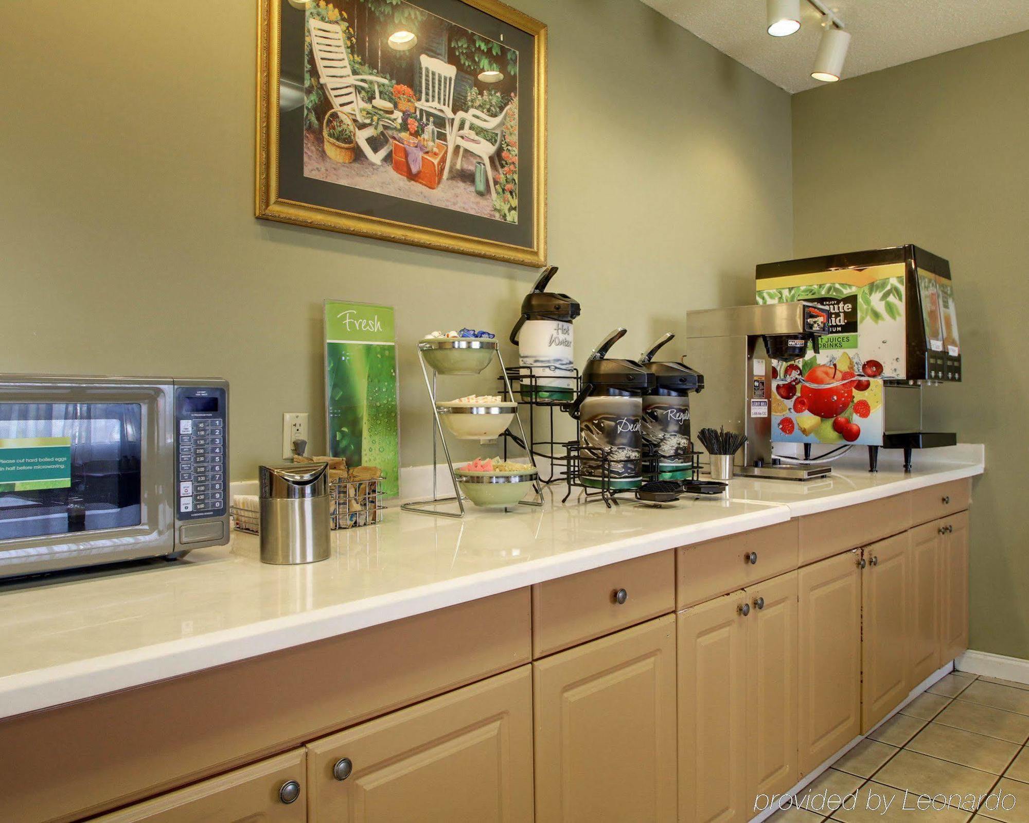 Quality Inn & Suites Pearl-Jackson Экстерьер фото
