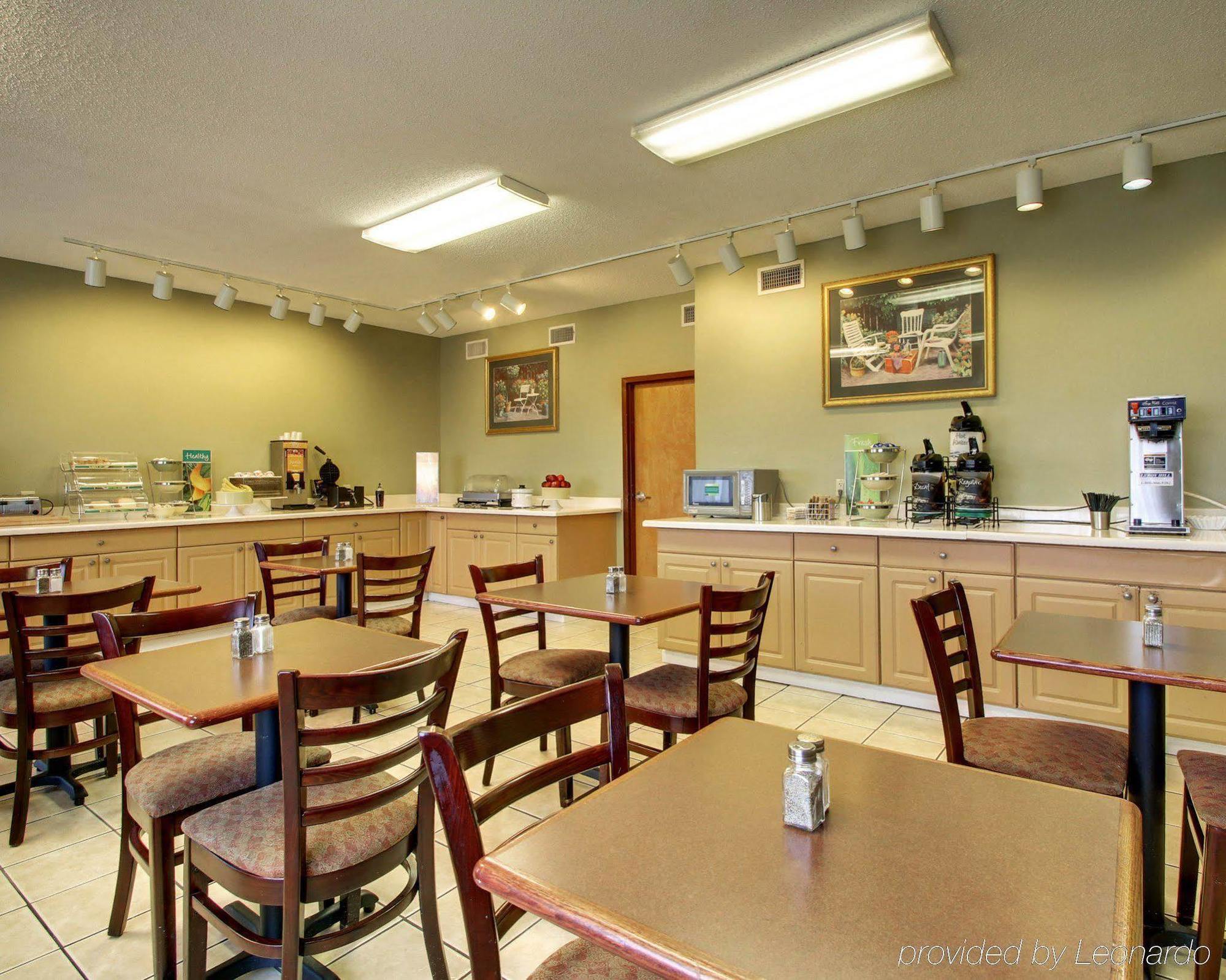 Quality Inn & Suites Pearl-Jackson Экстерьер фото