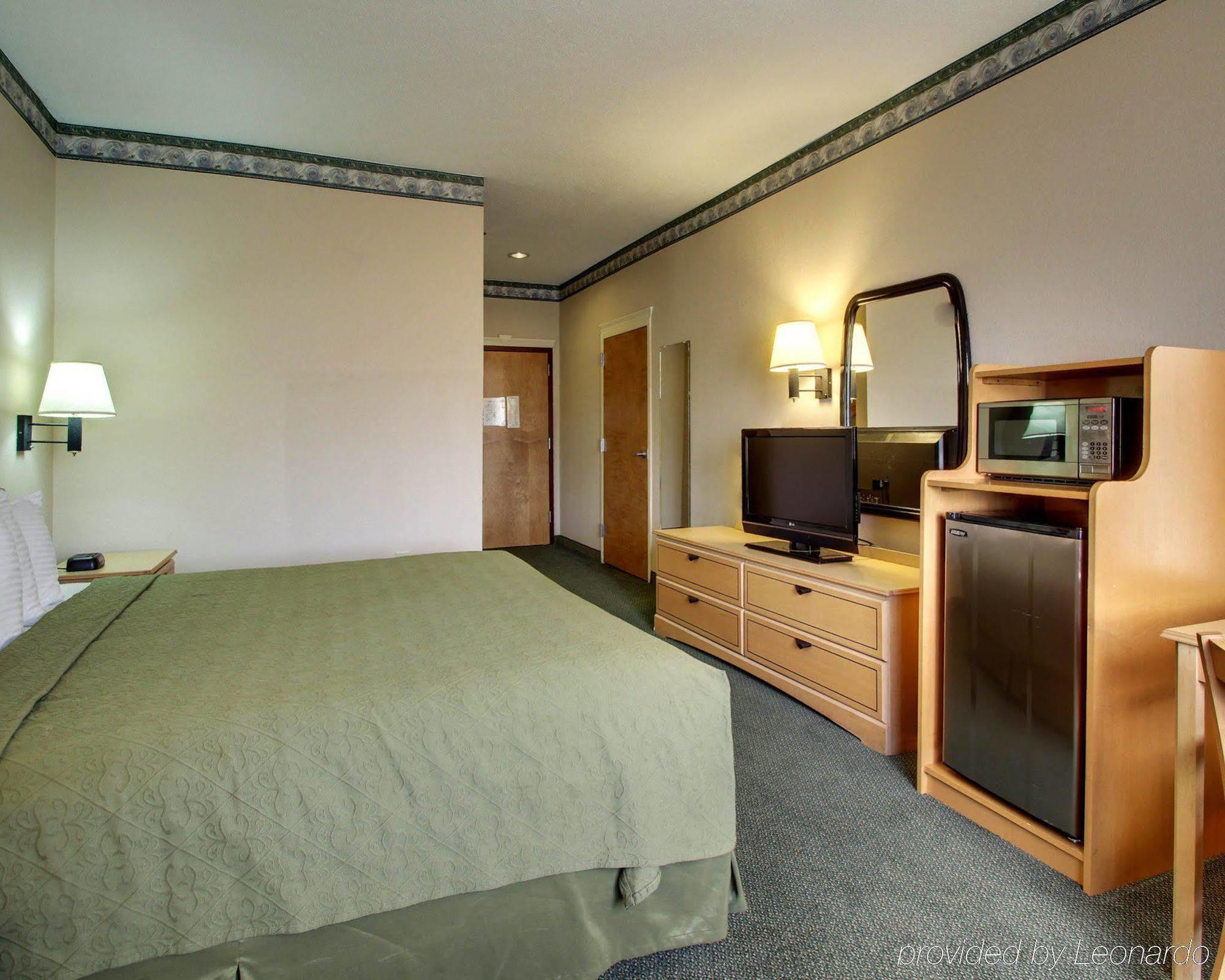 Quality Inn & Suites Pearl-Jackson Экстерьер фото