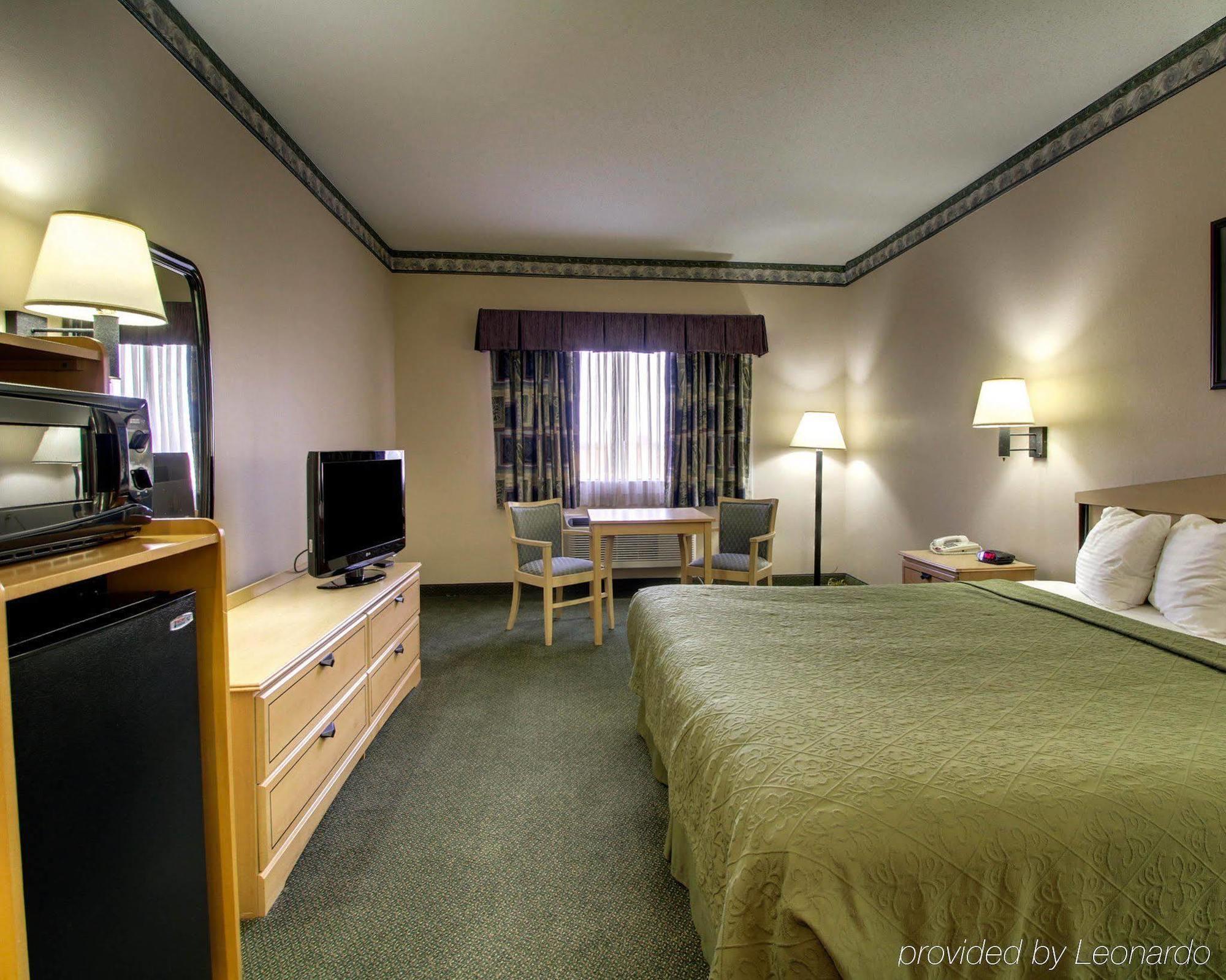 Quality Inn & Suites Pearl-Jackson Экстерьер фото