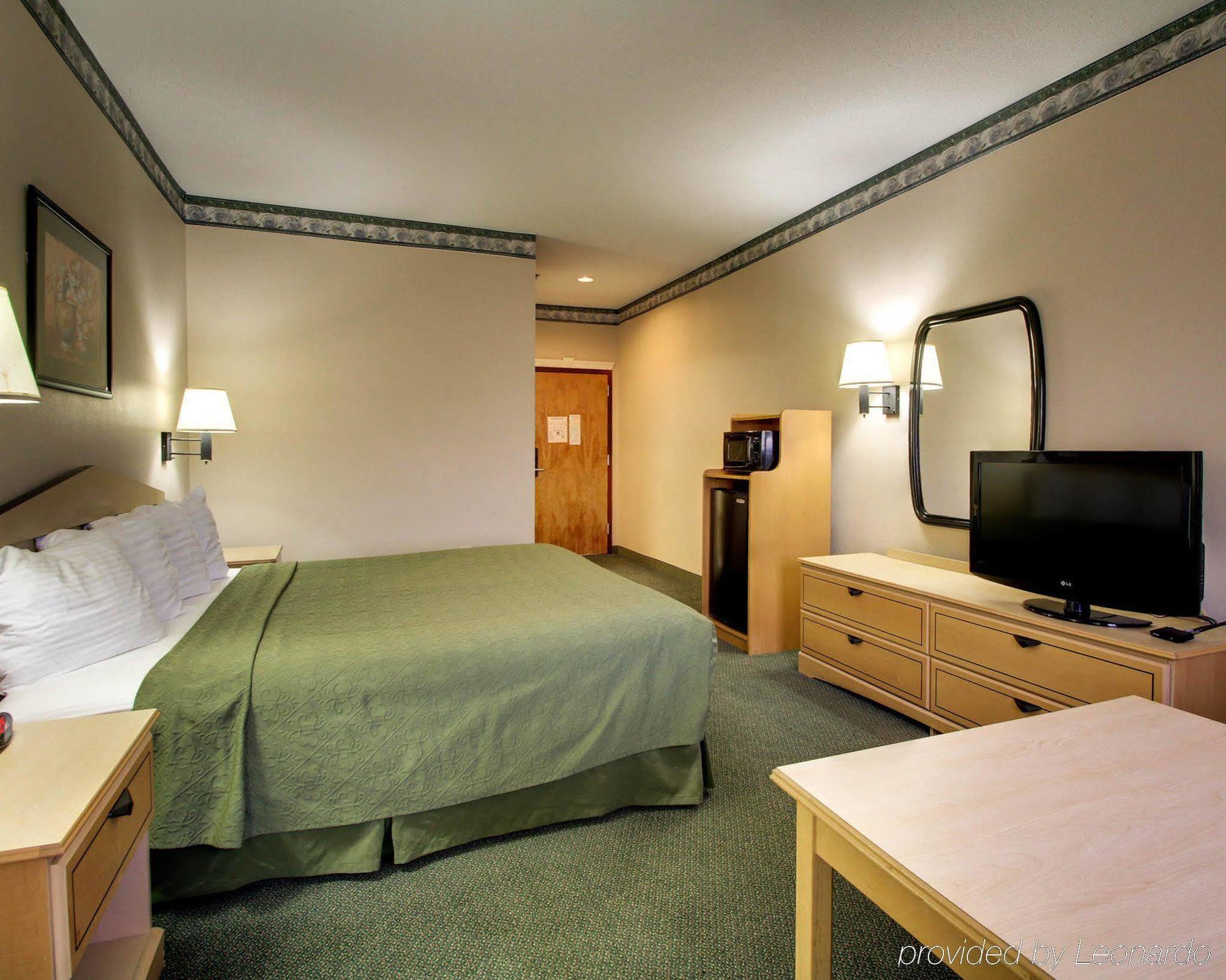 Quality Inn & Suites Pearl-Jackson Экстерьер фото
