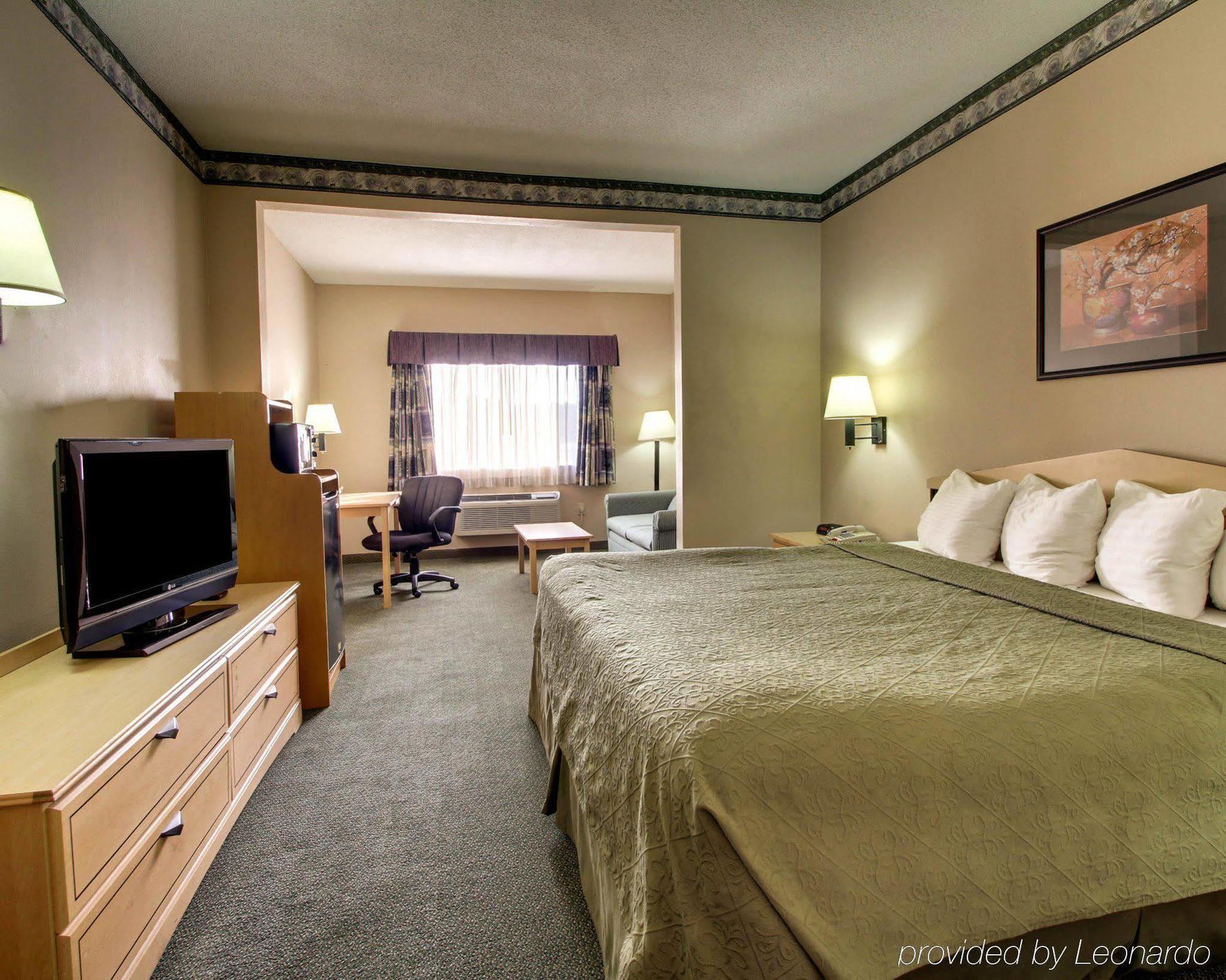 Quality Inn & Suites Pearl-Jackson Экстерьер фото
