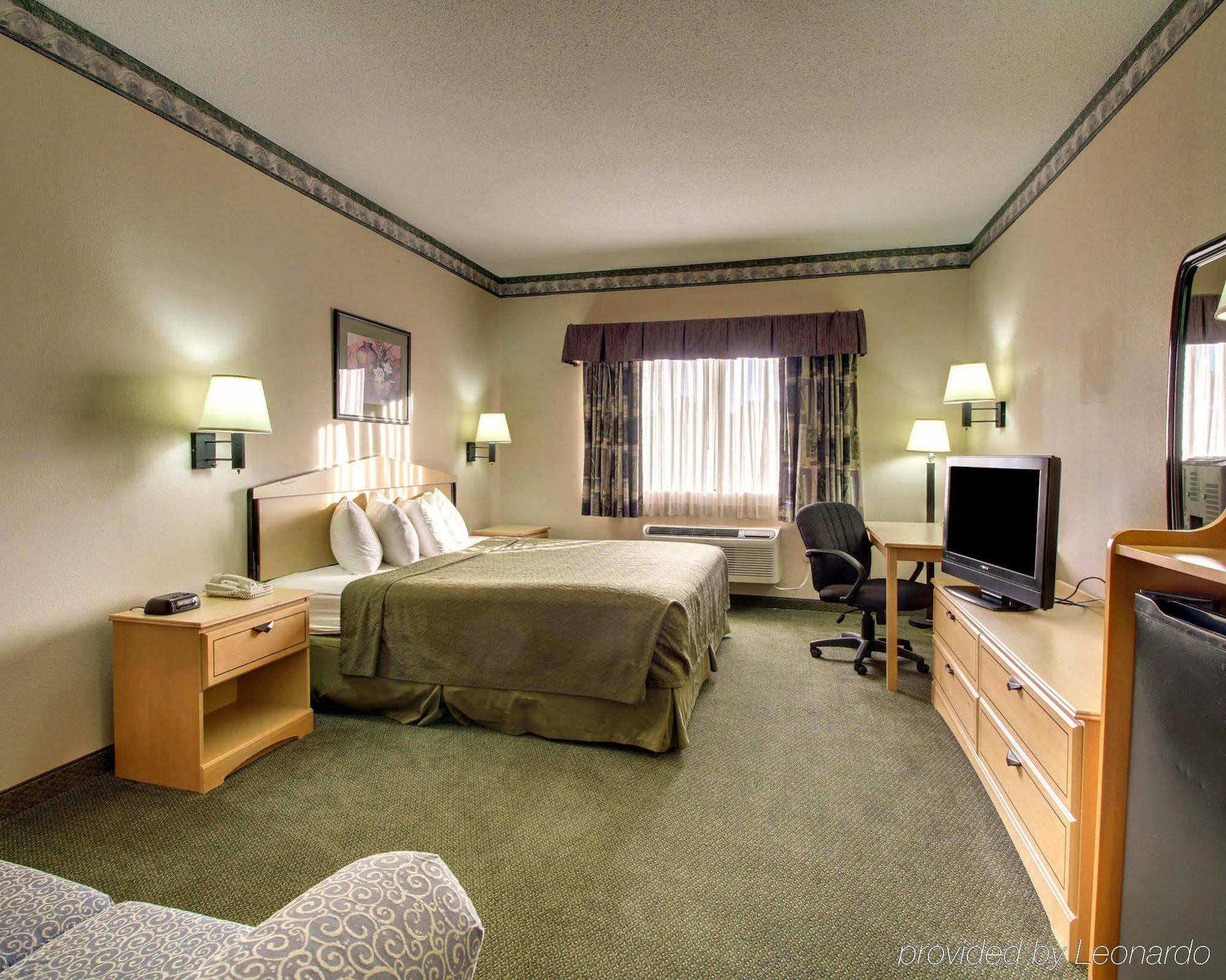 Quality Inn & Suites Pearl-Jackson Экстерьер фото